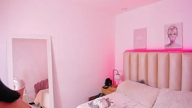 Snapshot of Miacorner_ chatting on February 28, 5:41 am Miacorner online show from February 28, 5:41 am