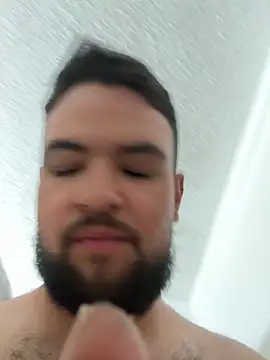 Snapshot of javier_89ER chatting on February 17, 1:24 am javier 89ER online show from February 17, 1:24 am