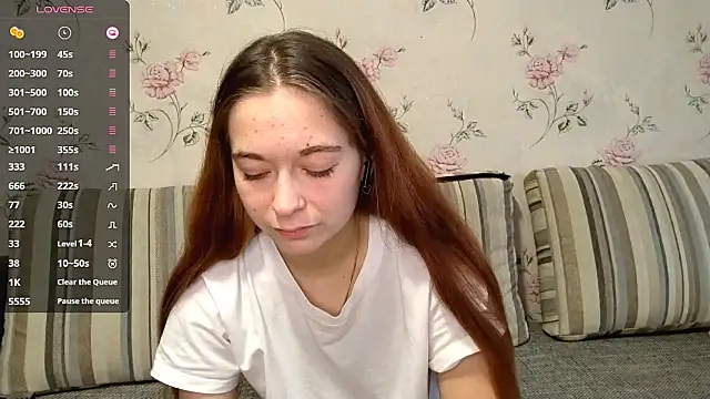 KissKarina online show from September 28, 1:05 pm