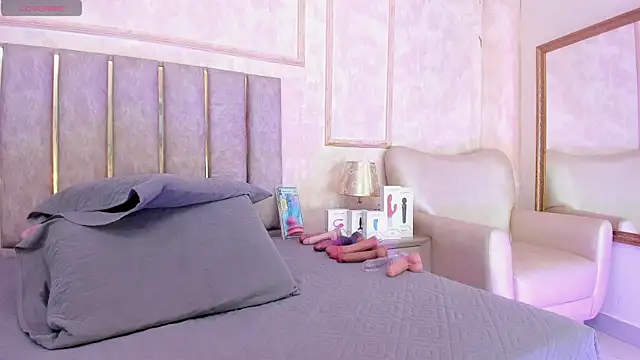 Keirahartz online show from December 5, 3:48 am