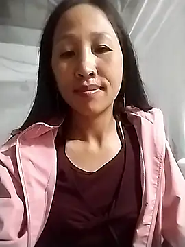 Snapshot of cute_love00 chatting on November 8, 10:30 pm cute love00 online show from November 8, 10:30 pm