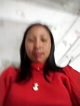 Snapshot of cute_love00 chatting on December 16, 9:42 pm cute love00 online show from December 16, 9:42 pm