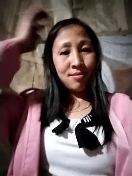 Snapshot of cute_love00 chatting on December 18, 11:49 am cute love00 online show from December 18, 11:49 am