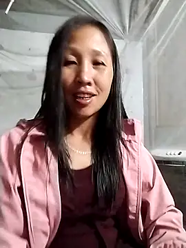 Snapshot of cute_love00 chatting on December 20, 12:01 pm cute love00 online show from December 20, 12:01 pm