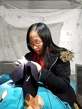 Snapshot of cute_love00 chatting on January 9, 1:03 pm cute love00 online show from January 9, 1:03 pm