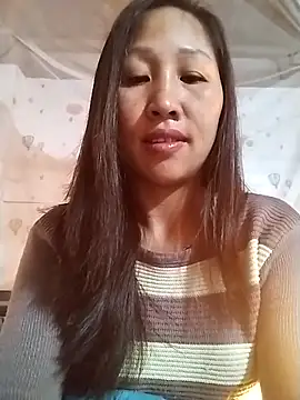 Snapshot of cute_love00 chatting on February 2, 10:41 pm cute love00 online show from February 2, 10:41 pm