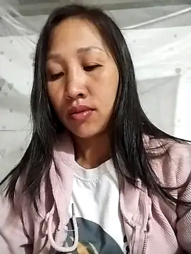 Snapshot of cute_love00 chatting on February 12, 11:22 pm cute love00 online show from February 12, 11:22 pm