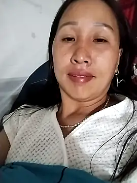 Snapshot of cute_love00 chatting on February 14, 2:03 pm cute love00 online show from February 14, 2:03 pm