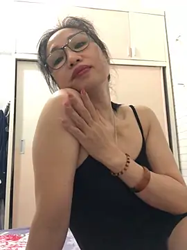 Snapshot of Vitamin_sexy chatting on October 3, 12:46 pm Vitamin sexy online show from October 3, 12:46 pm