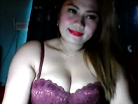 Snapshot of Miss_Heart chatting on March 16, 9:13 am Miss Heart online show from March 16, 9:13 am