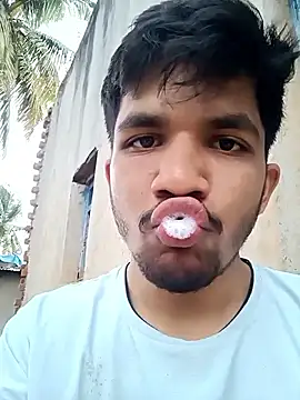 Snapshot of sexofbro chatting on October 28, 9:35 am sexofbro online show from October 28, 9:35 am