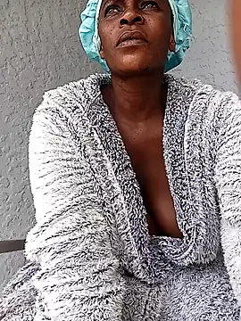 Snapshot of MatureGoddess_ chatting on March 13, 10:33 am MatureGoddess online show from March 13, 10:33 am