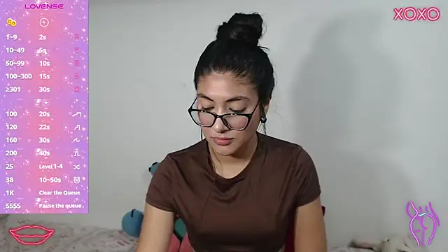 Snapshot of Allison_19__ chatting on October 8, 8:01 am Allison 19   online show from October 8, 8:01 am