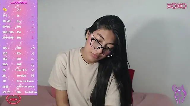 Snapshot of Allison_19__ chatting on October 17, 8:50 am Allison 19   online show from October 17, 8:50 am