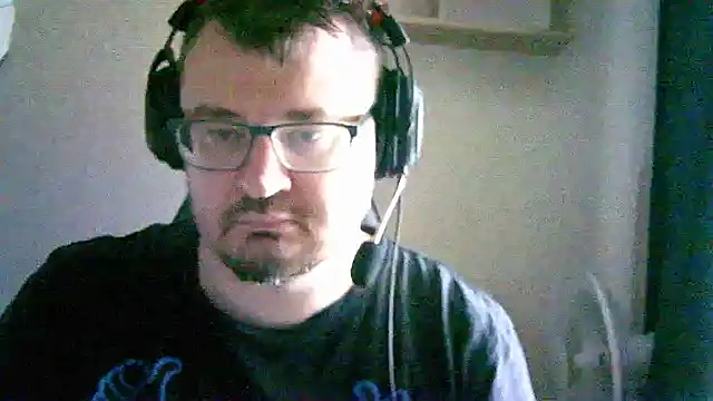 Snapshot of SirAbuser chatting on September 18, 5:42 am SirAbuser online show from September 18, 5:42 am