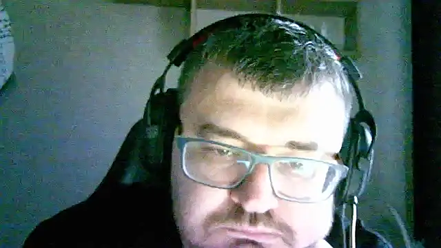 Snapshot of SirAbuser chatting on September 19, 6:26 am SirAbuser online show from September 19, 6:26 am