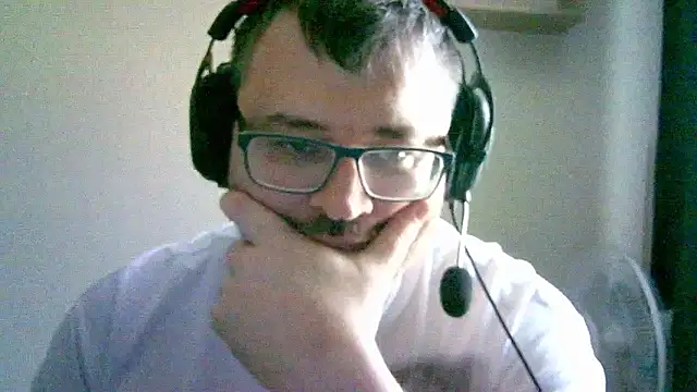 Snapshot of SirAbuser chatting on September 26, 8:29 am SirAbuser online show from September 26, 8:29 am