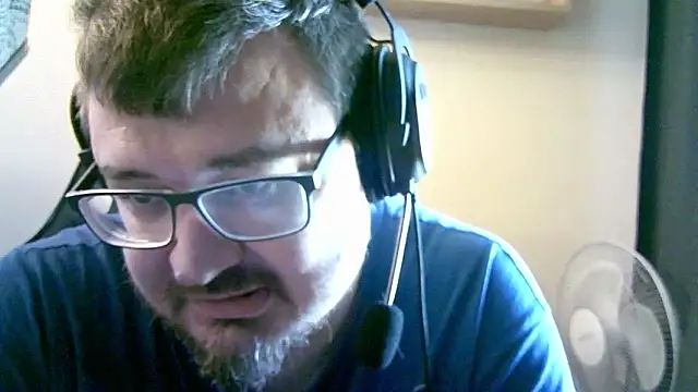 Snapshot of SirAbuser chatting on October 8, 6:22 am SirAbuser online show from October 8, 6:22 am