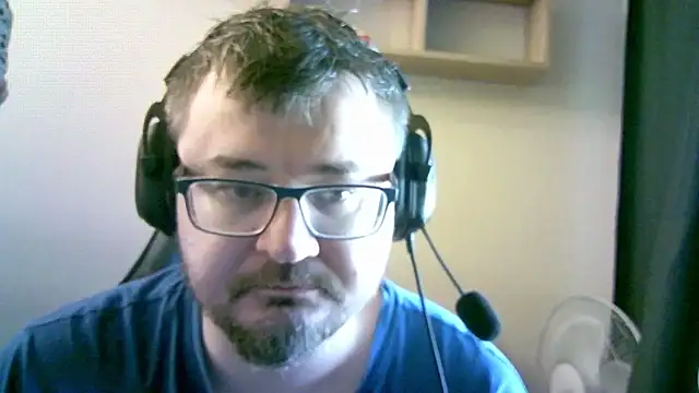 Snapshot of SirAbuser chatting on October 9, 6:11 am SirAbuser online show from October 9, 6:11 am