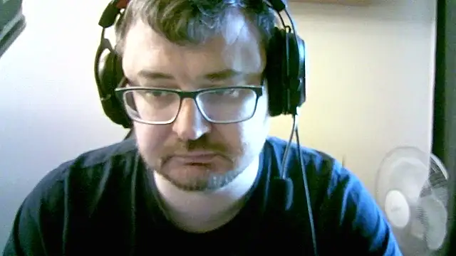 Snapshot of SirAbuser chatting on October 21, 6:25 am SirAbuser online show from October 21, 6:25 am