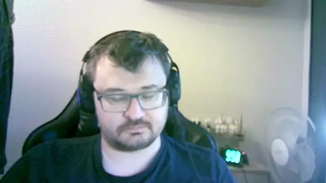 Snapshot of SirAbuser chatting on October 30, 6:59 am SirAbuser online show from October 30, 6:59 am