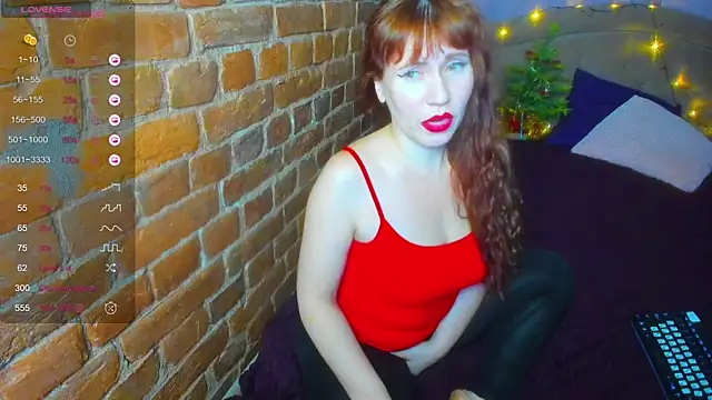 Snapshot of Cutiee_Alicee chatting on December 10, 1:32 am Cutiee Alicee online show from December 10, 1:32 am