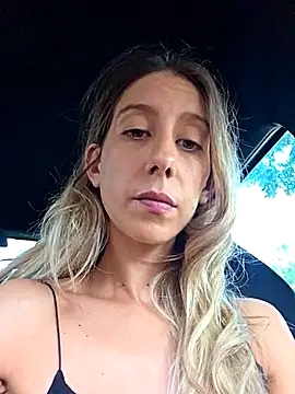 Snapshot of PetiteSecrets chatting on October 4, 4:27 pm PetiteSecrets online show from October 4, 4:27 pm