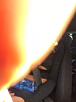 Snapshot of PetiteSecrets chatting on December 5, 1:52 pm PetiteSecrets online show from December 5, 1:52 pm