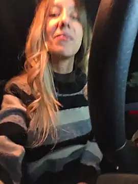 Snapshot of PetiteSecrets chatting on December 19, 6:59 pm PetiteSecrets online show from December 19, 6:59 pm