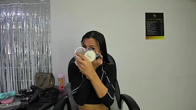 Aisha hotts777 online show from May 18, 8:58 pm