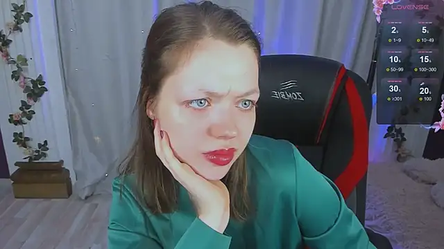 Lunar Lily online show from October 16, 5:30 am