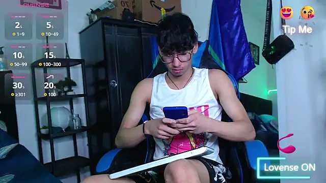 Gael Jones online show from October 1, 2:28 am