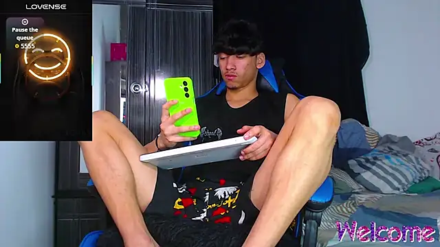 Gael Jones online show from January 7, 8:44 pm