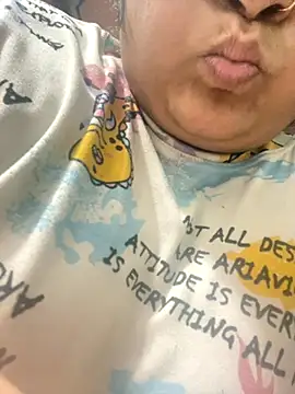 indian-hotmilfs online show from September 26, 1:26 pm