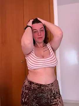 TenderLaGlamor online show from February 6, 12:30 pm