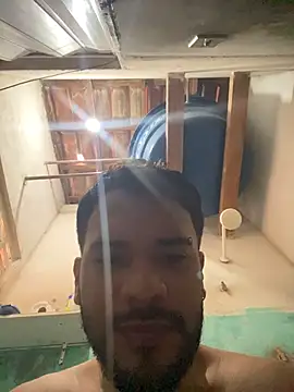 spiderfindom online show from July 29, 6:28 pm
