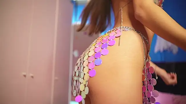 Snapshot of alexxisrae chatting on October 31, 7:31 am alexxisrae online show from October 31, 7:31 am