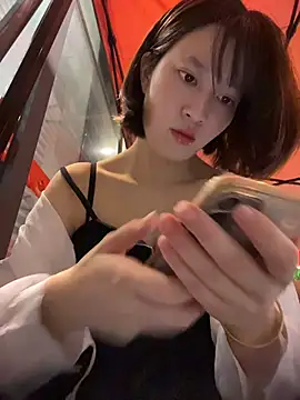 Snapshot of littleqiu chatting on July 18, 12:42 pm littleqiu online show from July 18, 12:42 pm