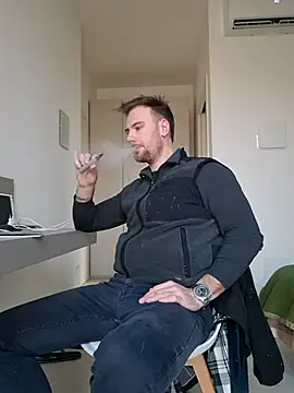 mrlyuis online show from February 26, 4:06 pm