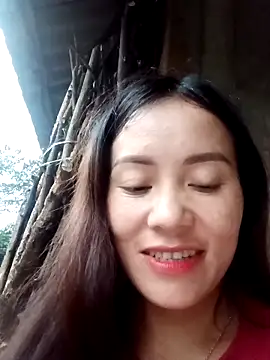 Snapshot of TinTim02 chatting on October 31, 10:05 am TinTim02 online show from October 31, 10:05 am