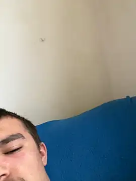 Snapshot of pussyhunter323557 chatting on November 6, 7:53 am pussyhunter323557 online show from November 6, 7:53 am