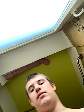 Snapshot of pussyhunter323557 chatting on November 18, 2:32 pm pussyhunter323557 online show from November 18, 2:32 pm