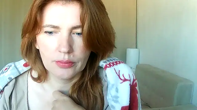Snapshot of Arliana chatting on October 1, 5:46 am Arliana online show from October 1, 5:46 am