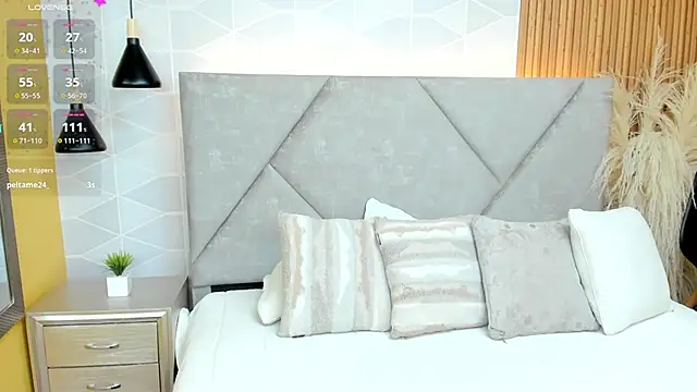 Brunnette Sensation online show from November 22, 6:29 pm