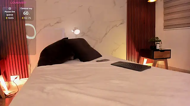 SophieCollins 1 online show from November 28, 11:57 am