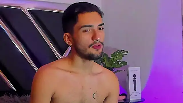 Snapshot of AlekRuizx chatting on September 27, 9:53 pm AlekRuizx online show from September 27, 9:53 pm