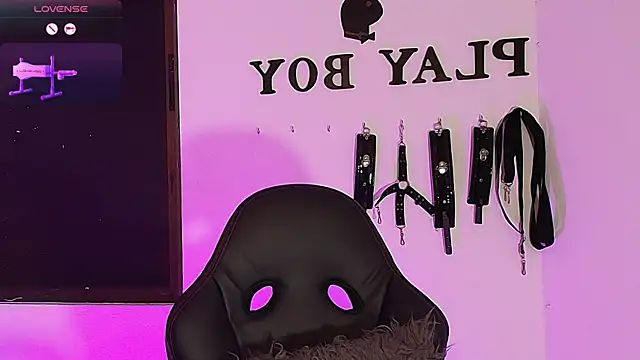 Snapshot of AlekRuizx chatting on October 1, 5:02 am AlekRuizx online show from October 1, 5:02 am