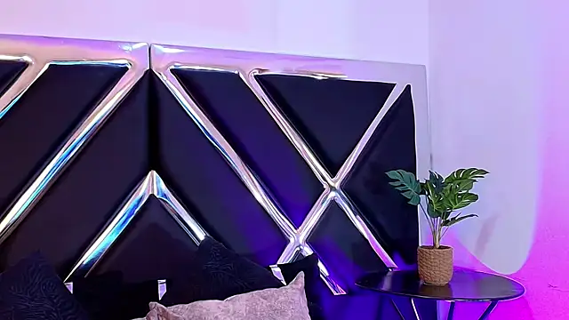 Snapshot of AlekRuizx chatting on October 5, 3:27 am AlekRuizx online show from October 5, 3:27 am