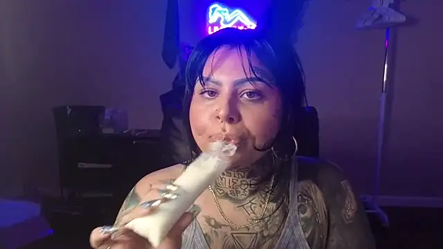 chicanachic13 online show from May 3, 10:27 pm