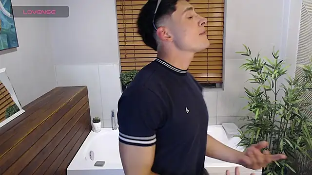 AustinJones  online show from September 22, 8:22 pm